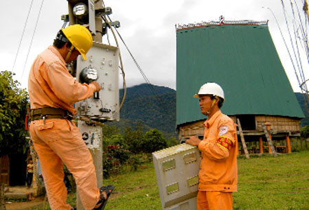 Cuộc sống của sinh viên hiện nay vốn dĩ đã rất khó khăn vì tình hình giá cả tăng cao, công thêm việc giá điện bị các chủ nhà trọ đẩy lên chắc chắn sẽ tác động xấu đến cuộc sống của những sinh viên này.