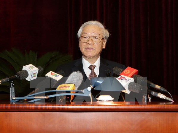 Hà Nội những năm 2000 - lời khen và … “Thiên lý trường gậy” ảnh 4 Hà Nội những năm 2000 - lời khen và … “Thiên lý trường gậy” ảnh 4