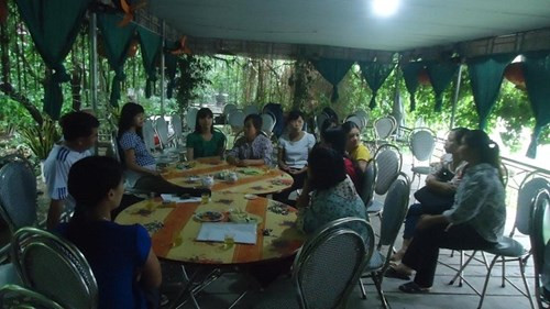 Hàng trăm giáo viên ở Yên Định đang kêu cứu vì quyết định chóng vánh của Ủy ban Nhân dân huyện Yên Định (Thanh Hóa) (Ảnh: phapluatplus.vn). Hàng trăm giáo viên ở Yên Định đang kêu cứu vì quyết định chóng vánh của Ủy ban Nhân dân huyện Yên Định (Thanh Hóa) (Ảnh: phapluatplus.vn).