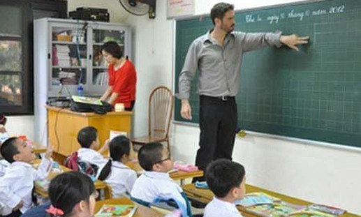 Liên kết dạy ngoại ngữ (ảnh minh họa đăng trên Báo Đại đoàn kết). Liên kết dạy ngoại ngữ (ảnh minh họa đăng trên Báo Đại đoàn kết).