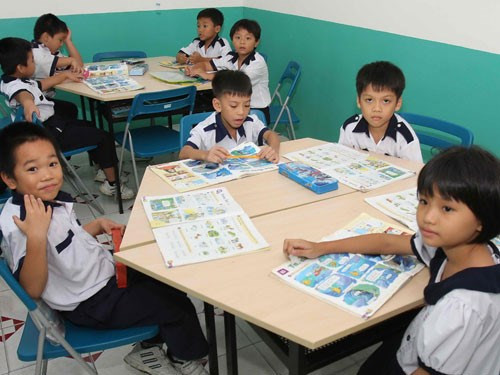 Đề án “Dạy học ngoại ngữ trong hệ thống giáo dục quốc dân giai đoạn 2008-2020” đã đi được 2/3 chặng đường nhưng kết quả đạt được so với mục tiêu khá xa vời. (Ảnh minh họa từ thanhnien.vn) Đề án “Dạy học ngoại ngữ trong hệ thống giáo dục quốc dân giai đoạn 2008-2020” đã đi được 2/3 chặng đường nhưng kết quả đạt được so với mục tiêu khá xa vời. (Ảnh minh họa từ thanhnien.vn)