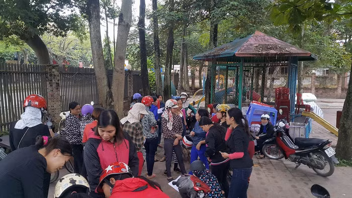 Nhiều giáo viên huyện Yên Định bỗng dưng thất nghiệp (ảnh: XUÂN QUANG).