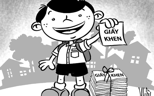 Cầm tờ giấy khen con đem về mà buồn hơn vui! (Ảnh minh họa trên giaoduc.net.vn) Cầm tờ giấy khen con đem về mà buồn hơn vui! (Ảnh minh họa trên giaoduc.net.vn)