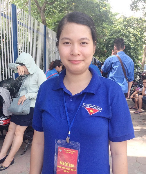 Chị Vũ Thúy Anh - bí thư đoàn phường Trung Hòa. (Ảnh: Ngọc Bích)