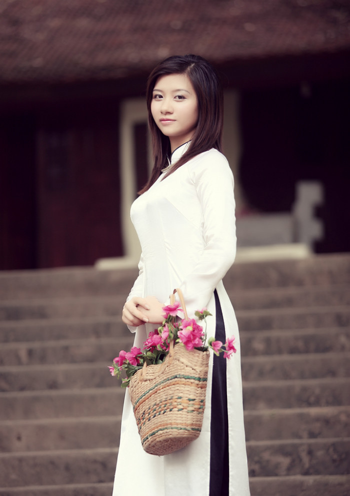 Từ nhỏ mình đã rất thích con đương nghệ thuật vì vậy mình mong được sự ủng hộ đông đảo từ độc giả để mình có cơ hội khẳng định bản thân