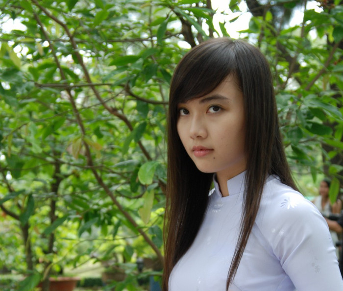 Hoàng Thiên yêu vẻ đẹp mộc mạc lẫn sắc sảo,tuy nhiên với Hoàng Thiên vẻ đẹp người con gái không chỉ là bề ngoài mà còn ở cách họ cảm thụ được cuộc sống Hoàng Thiên yêu vẻ đẹp mộc mạc lẫn sắc sảo,tuy nhiên với Hoàng Thiên vẻ đẹp người con gái không chỉ là bề ngoài mà còn ở cách họ cảm thụ được cuộc sống