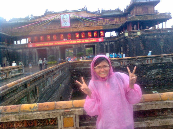 Không thật sự xinh nhưng có chút duyên con gái, không hề nổi bật nhưng là cũng đủ người ta ghi nhớ mình là ai.