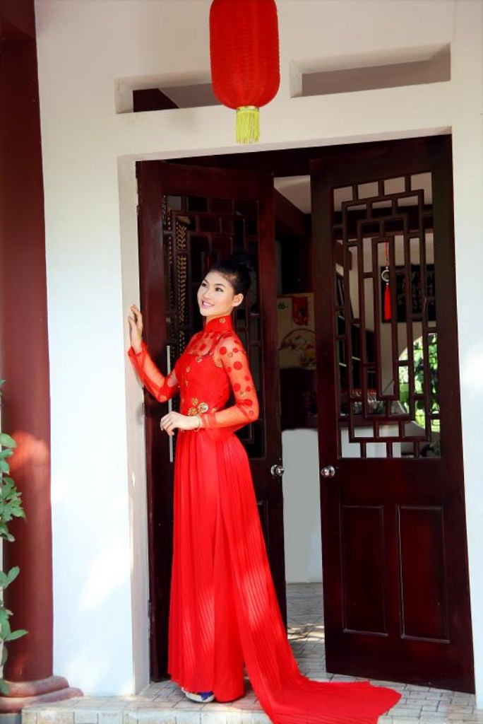 Vui vẻ, hòa đồng, thích làm quen được nhiều bạn mới, thích đi mua sắm và du lịch để học hỏi và khám phá nhiều điều mới lạ.