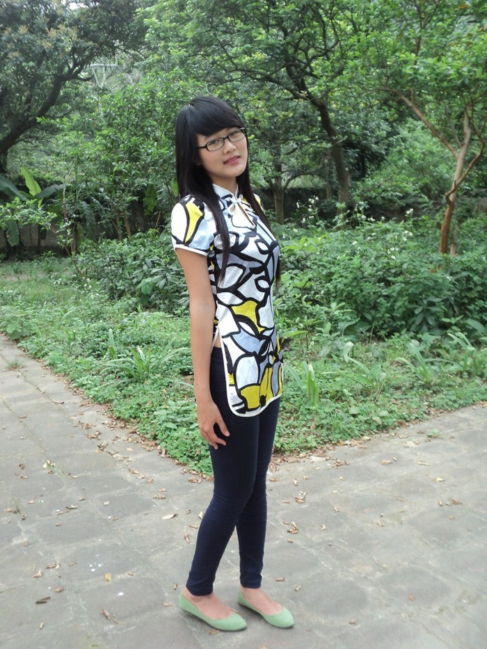 Thảo là người năng động, thích đọc sách, xem phim, nghe nhạc và đi chơi cùng bạn bè Thảo là người năng động, thích đọc sách, xem phim, nghe nhạc và đi chơi cùng bạn bè