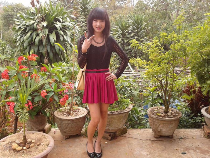 Sở thích của em là đi du lịch. Ngoài ra em còn thích đi shopping cùng bạn bè và xem phim vao những ngày ranh cuối tuần.