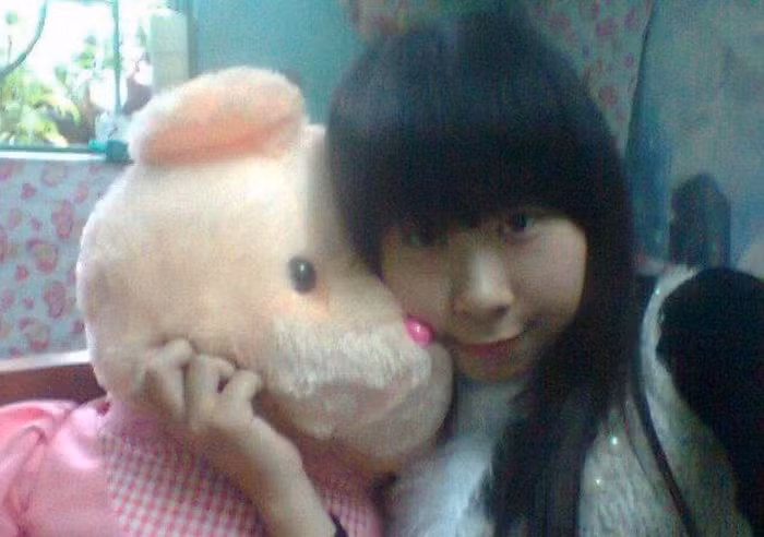 Lạc quan và không cầu toàn vì vậy cuộc sống của mình có nhiều màu hồng hơn là màu xám...với phong cách sống hoạt bát,sôi nổi,rất vô tư và luôn vui vẻ...đó là lý do vì sao mình luôn tươi tắn...^^