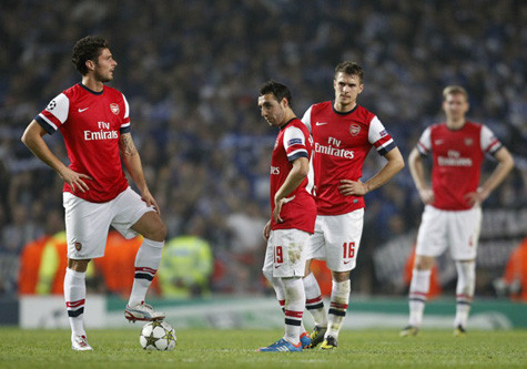 Arsenal đi tìm chiến thắng đầu tiên sau 2 trận toàn thua, không ghi được bàn.