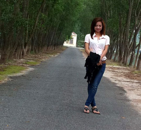 Tuy nhiên, Văn Quyến dù xác nhận Thúy Hằng là bạn gái mình nhưng đã phủ nhận chuyện anh sắp “đưa nàng về dinh”. Tuy nhiên, Văn Quyến dù xác nhận Thúy Hằng là bạn gái mình nhưng đã phủ nhận chuyện anh sắp “đưa nàng về dinh”.