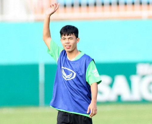 Ngôi sao trẻ đắt giá của Bóng đá Thái Lan Napapon Sripratheep. Ngôi sao trẻ đắt giá của Bóng đá Thái Lan Napapon Sripratheep.