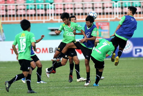 U.21 Thái Lan trong buổi tập chiều 14.10. U.21 Thái Lan trong buổi tập chiều 14.10.