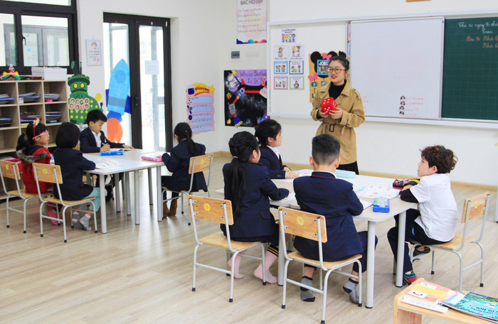 Lớp học đa chiều, linh hoạt và có thể luân chuyển, mở rộng. Lớp học đa chiều, linh hoạt và có thể luân chuyển, mở rộng.