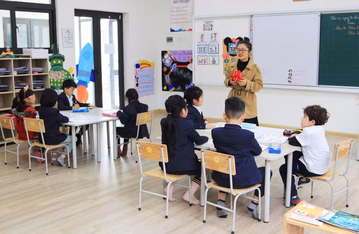 Lớp học đa chiều, linh hoạt và có thể luân chuyển, mở rộng. Lớp học đa chiều, linh hoạt và có thể luân chuyển, mở rộng.