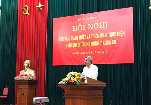 Ông Trần Hồng Hà - Phó Bí thư Đảng ủy Khối các cơ quan Trung ương phát biểu tại hội nghị. ảnh: moh.gov.vn