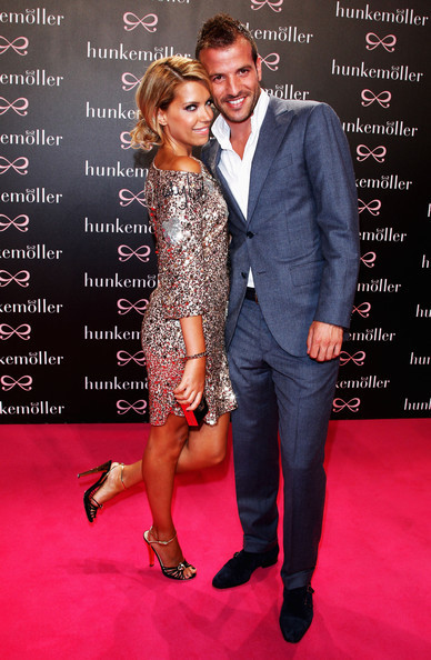 Sau khi cùng đội tuyển Hà Lan trở về từ EURO 2012, Rafael Van Der Vaart và bà xã Sylvie van der Vaart thường xuyên xuất hiện cùng nhau trước công chúng Sau khi cùng đội tuyển Hà Lan trở về từ EURO 2012, Rafael Van Der Vaart và bà xã Sylvie van der Vaart thường xuyên xuất hiện cùng nhau trước công chúng