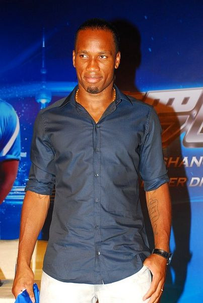 Drogba tại buổi ra mắt CLB Thần Hoa Thượng Hải.