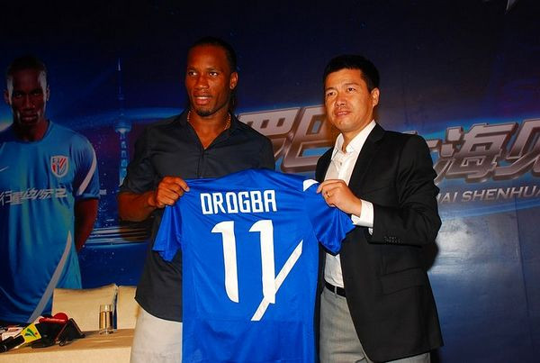 Sáng nay 14/7, Drogba chính thức ra mắt CLB Thần Hoa Thượng Hải.