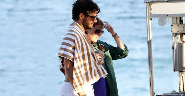 Pato cùng cô bạn gái Barbara Berlusconi đang tận hưởng kỳ nghỉ lãng mạn ở Rio de Janeiro, Brazil.