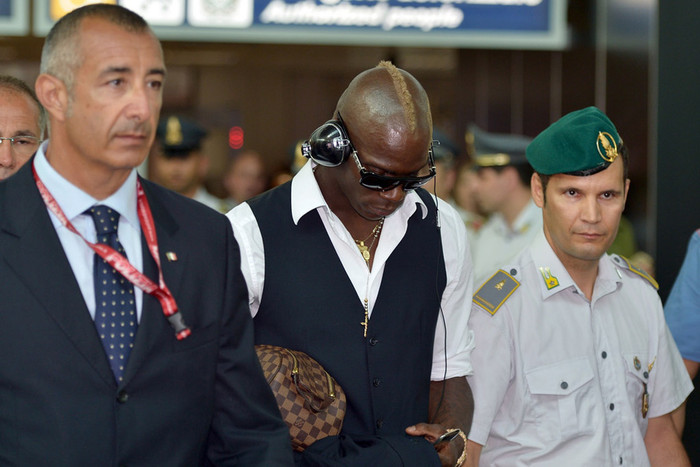 Balotelli được coi là người hùng của Italia tại EURO 2012 Balotelli được coi là người hùng của Italia tại EURO 2012