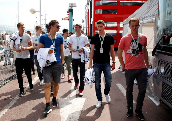 Các thành viên của đội tuyển Đức được mời tới tham quan đường đua Monaco Grand Prix, Pháp. Các thành viên của đội tuyển Đức được mời tới tham quan đường đua Monaco Grand Prix, Pháp.