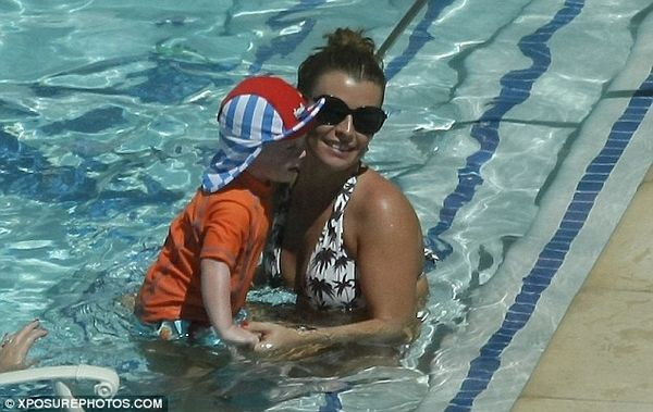 hay chơi với con trai hay chơi với con trai