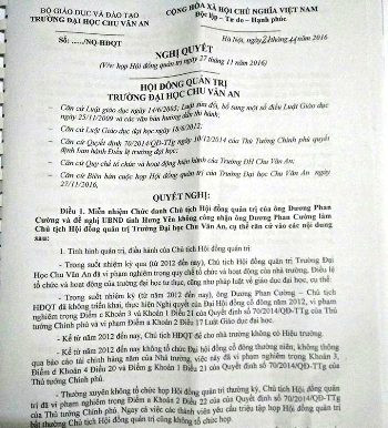 Nghị quyết hội đồng quản trị với 100% số phiếu miễn nhiệm chức danh Chủ tịch hội đồng quản trị của ông Dương Phan Cường. Ảnh: Xuân Quang. Nghị quyết hội đồng quản trị với 100% số phiếu miễn nhiệm chức danh Chủ tịch hội đồng quản trị của ông Dương Phan Cường. Ảnh: Xuân Quang.