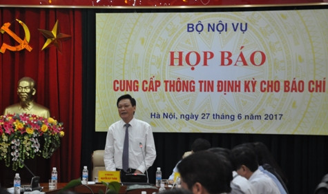 Bộ Nội vụ họp báo cung cấp thông tin định kỳ cho báo chí: Ảnh: HỒNG MINH. Bộ Nội vụ họp báo cung cấp thông tin định kỳ cho báo chí: Ảnh: HỒNG MINH.
