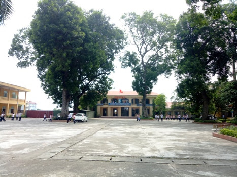 Khuôn viên trường trung học cơ sở Vân Nội. Ảnh: Hữu Chí. Khuôn viên trường trung học cơ sở Vân Nội. Ảnh: Hữu Chí.