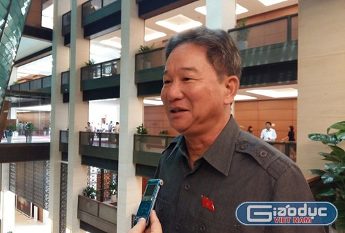 Ông Nguyễn Bá Thuyền đề nghị phải công khai tài sản của cán bộ đương chức và kê khai tài sản phải áp dụng cả với vợ, con, người thân ruột thịt của cán bộ đương chức. ảnh: Ngọc Quang.