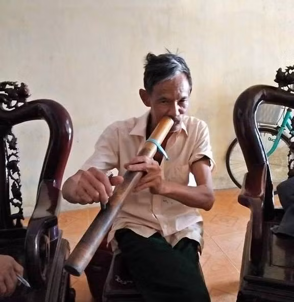 Ông Lê Văn Huyền, trú tại phường Đông Cương, thành phố Thanh Hóa là một trong số các hộ dân bị lấy đất rừng nhưng không được hỗ trợ, đền bù. Ảnh: Thụy Du.