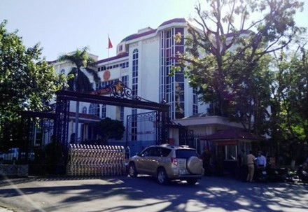 Sáng 30/3, Ủy ban nhân dân tỉnh Thanh Hóa đã công bố kết luận vụ Trần Vũ Quỳnh Anh. Trong ảnh: Trụ sở Ủy ban nhân dân tỉnh Thanh Hóa. Ảnh đăng trên Báo Tiền Phong. Sáng 30/3, Ủy ban nhân dân tỉnh Thanh Hóa đã công bố kết luận vụ Trần Vũ Quỳnh Anh. Trong ảnh: Trụ sở Ủy ban nhân dân tỉnh Thanh Hóa. Ảnh đăng trên Báo Tiền Phong.