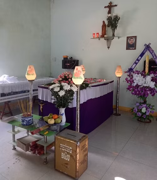 Đám đang của cô giáo Ngọc Trinh (Ảnh: tác giả cung cấp). Đám đang của cô giáo Ngọc Trinh (Ảnh: tác giả cung cấp).