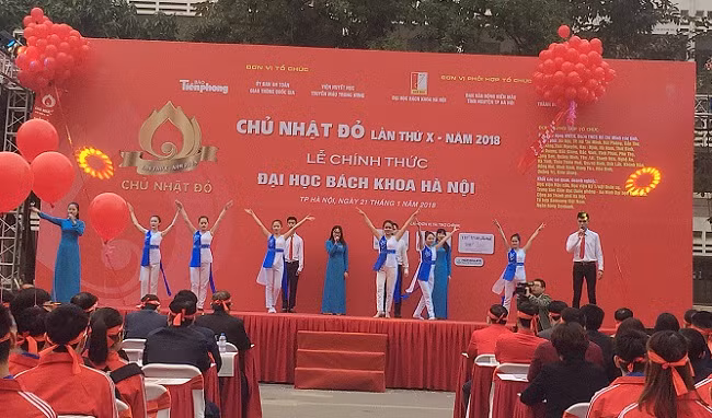 Chủ Nhật Đỏ lần thứ X - năm 2018 diễn ra chính thức tại Trường đại học Bách Khoa - Hà Nội (Ảnh: An Nhiên).