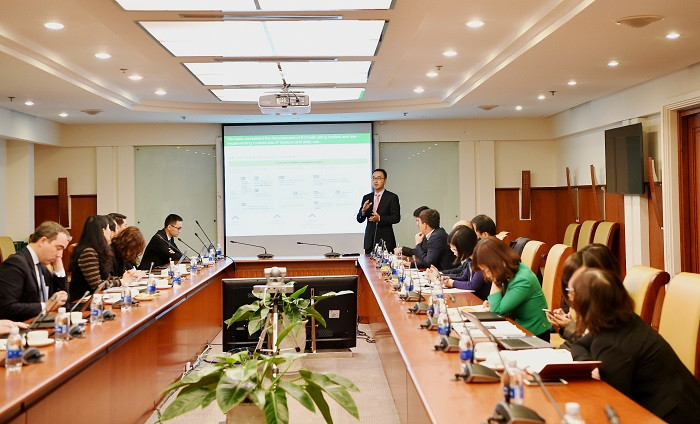 Ông Il Dong Kwon - Phó Tổng Giám đốc Công ty tư vấn Oliver Wyman trình bày quá trình triển khai của dự án. Ông Il Dong Kwon - Phó Tổng Giám đốc Công ty tư vấn Oliver Wyman trình bày quá trình triển khai của dự án.