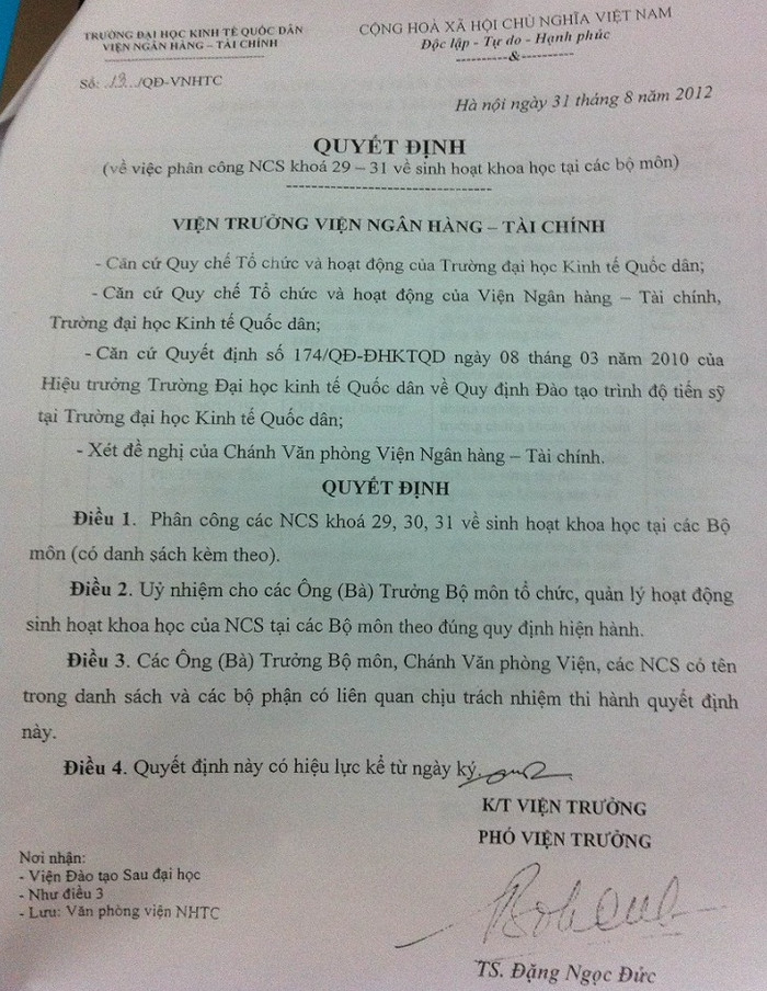 Ths. Trần Đức Thắng bất ngờ bị chuyển bộ môn sinh hoạt, do đó không thể tiếp tục bảo vệ luận án tiến sĩ. Ths. Trần Đức Thắng bất ngờ bị chuyển bộ môn sinh hoạt, do đó không thể tiếp tục bảo vệ luận án tiến sĩ.