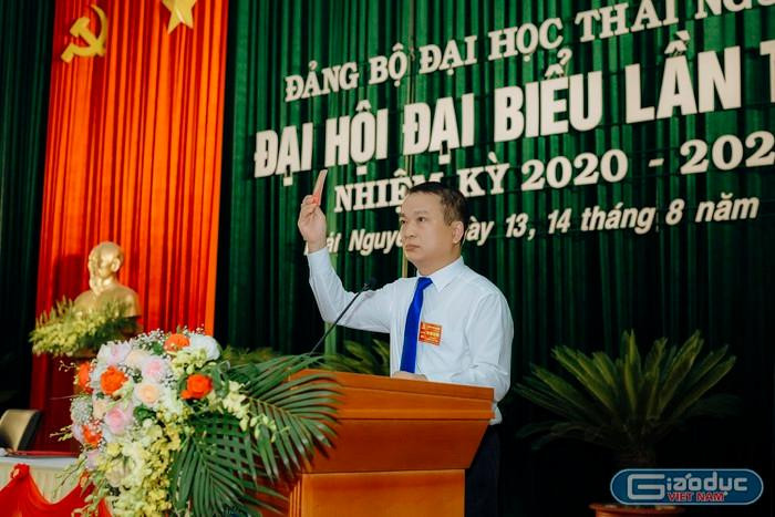 Giáo sư, Tiến sĩ Phạm Hồng Quang - Giám đốc Đại học Thái Nguyên: "Nhu cầu giáo viên có chất lượng luôn là nỗi khát khao của chúng ta". Giáo sư, Tiến sĩ Phạm Hồng Quang - Giám đốc Đại học Thái Nguyên: "Nhu cầu giáo viên có chất lượng luôn là nỗi khát khao của chúng ta".