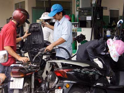 Đây là lần thứ 2 xăng dầu giảm giá trong tháng 4. Ảnh minh họa, nguồn internet.