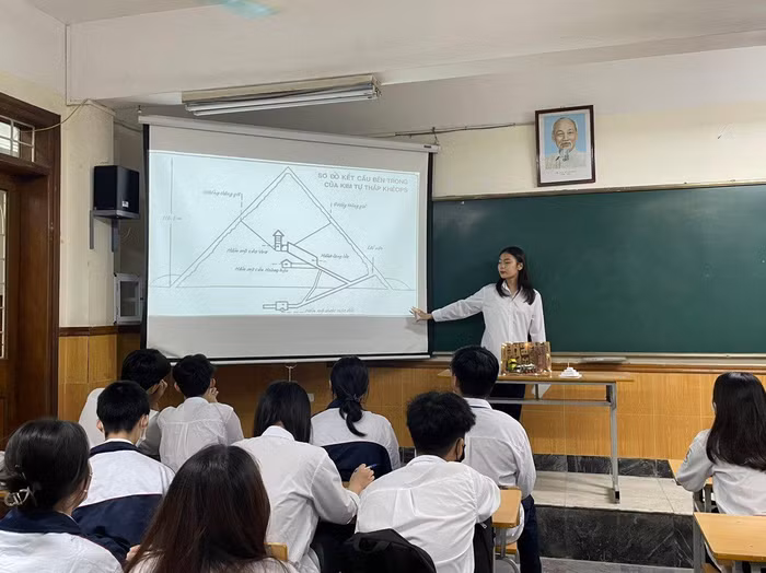 Từng bước ứng dụng công nghệ vào học tập, góp phần thực hiện xây dựng "Trường học hạnh phúc - thông minh". (Ảnh: Nhân vật cung cấp). Từng bước ứng dụng công nghệ vào học tập, góp phần thực hiện xây dựng "Trường học hạnh phúc - thông minh". (Ảnh: Nhân vật cung cấp).