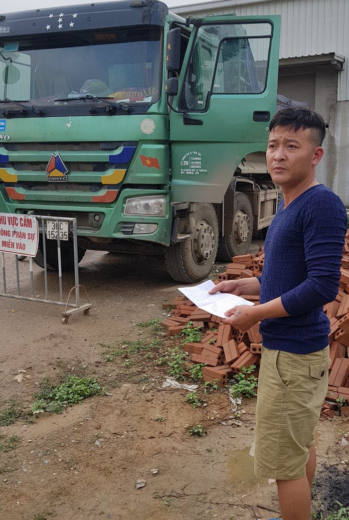 Tài xế Q. cũng khẳng định lại, không có chuyện chống lệnh lực lượng chức năng khi kiểm tra trọng tải xe. Ảnh nhân vật cung cấp. Tài xế Q. cũng khẳng định lại, không có chuyện chống lệnh lực lượng chức năng khi kiểm tra trọng tải xe. Ảnh nhân vật cung cấp.