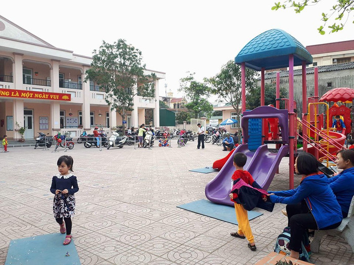 Khuôn viên trường Mầm non Việt - Lào. Ảnh: Xuân Quang.