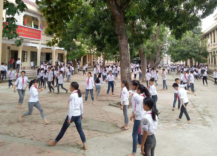 Trường trung học cơ sở Ngư Lộc - nơi thầy Thăng từng công tác. Ảnh của Quốc Toản. Trường trung học cơ sở Ngư Lộc - nơi thầy Thăng từng công tác. Ảnh của Quốc Toản.