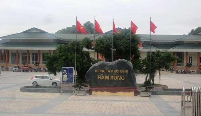 Trụ sở Ủy ban nhân dân thành phố Thanh Hóa. Ảnh của Xuân Quang. Trụ sở Ủy ban nhân dân thành phố Thanh Hóa. Ảnh của Xuân Quang.