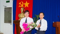 Ông Phạm Tuấn Anh (trái) được trở về chức vụ Phó Tổng Giám đốc Tổng công ty Bảo đảm an toàn Hàng hải miền Nam. Ảnh trên trang Tổng công ty Bảo đảm an toàn Hàng hải miền Nam. Ông Phạm Tuấn Anh (trái) được trở về chức vụ Phó Tổng Giám đốc Tổng công ty Bảo đảm an toàn Hàng hải miền Nam. Ảnh trên trang Tổng công ty Bảo đảm an toàn Hàng hải miền Nam.