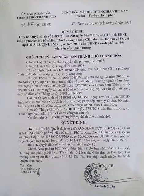 Bà Lê Thị Thu Hà cùng nhiều cán bộ khác bị hủy quyết định bổ nhiệm. Ảnh của Xuân Quang.