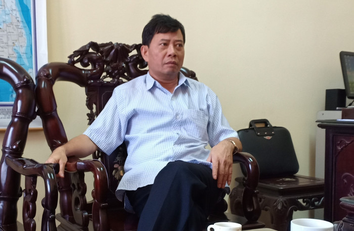 Ông Nguyễn Đình Tuy, Phó Chủ tịch Ủy ban nhân dân huyện Hoằng Hóa. Ông Nguyễn Đình Tuy, Phó Chủ tịch Ủy ban nhân dân huyện Hoằng Hóa.