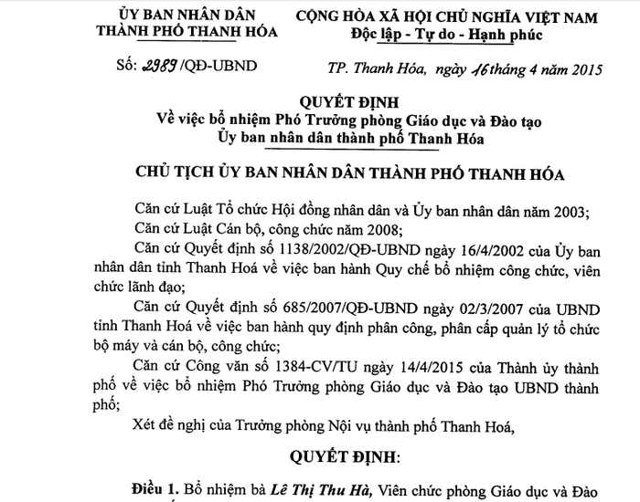 Quyết định bổ nhiệm bà Lê Thị Thu Hà viên chức phòng Giáo dục và Đào tạo giữ vị trí Phó trưởng phòng Giáo dục và Đào tạo thành phố Thanh Hóa. Ảnh của THANH MINH.